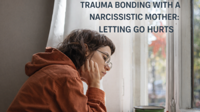 trauma bonding with narcissistic mother, trauma bond, emotional dependency, abuse cycle, recovery